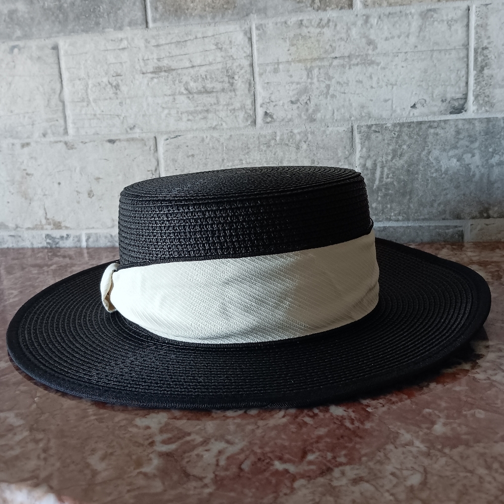 Straw Hats View 5